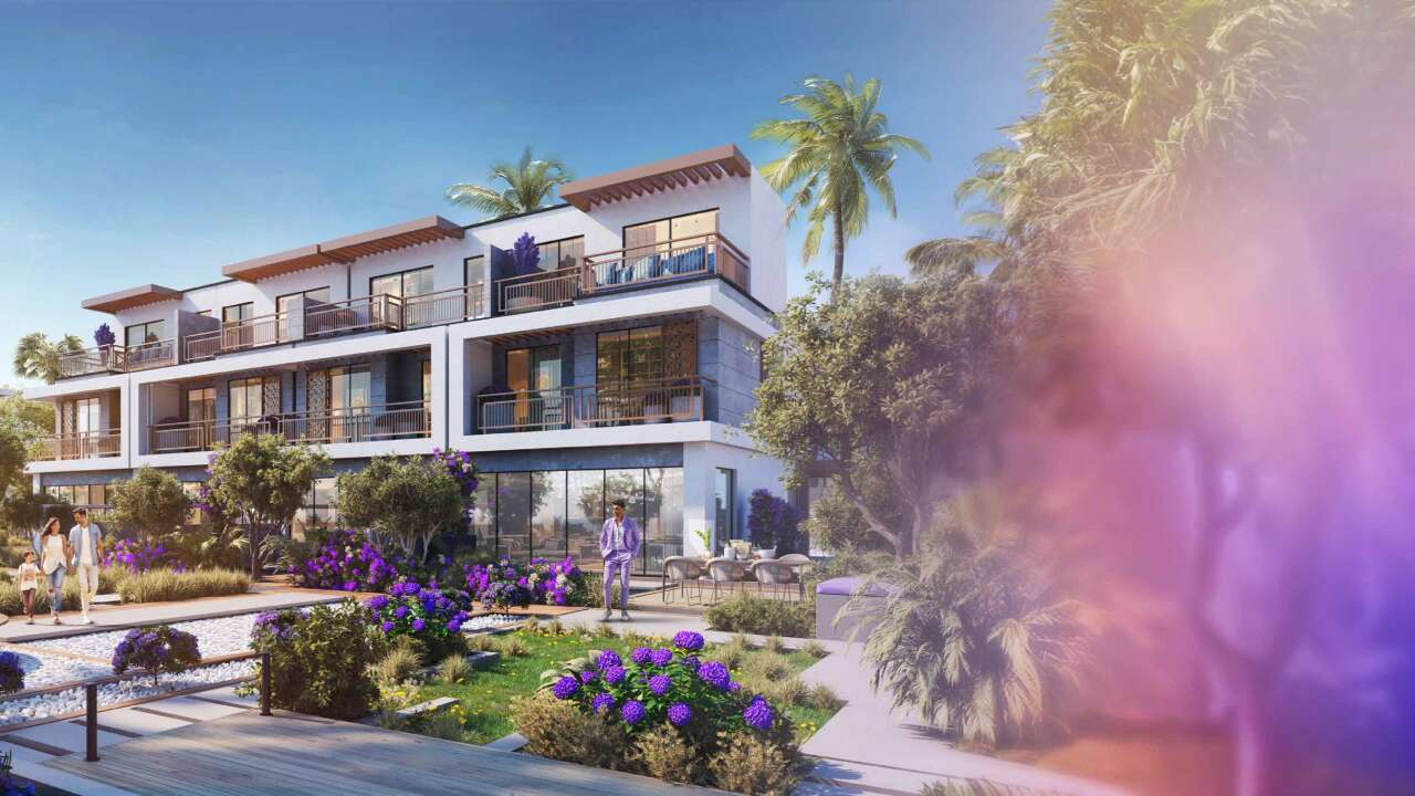 Extraordinary 4-Bedrooms Townhouse 